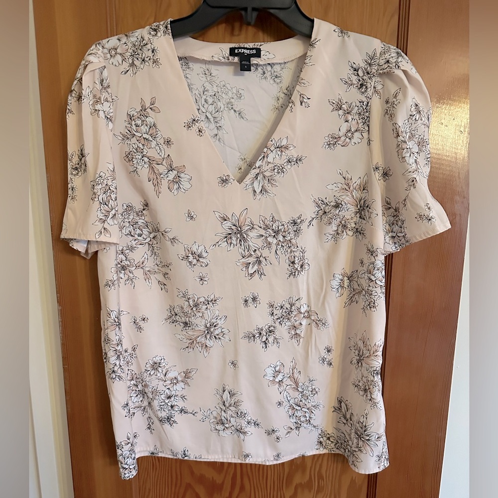 Express light pink floral blouse size small